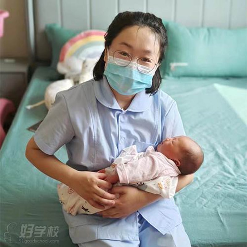 育儿嫂价格走势及影响因素探究